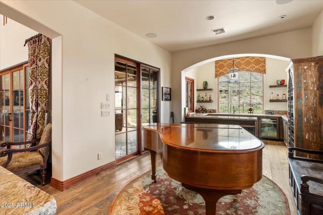 Real Estate Picture 24