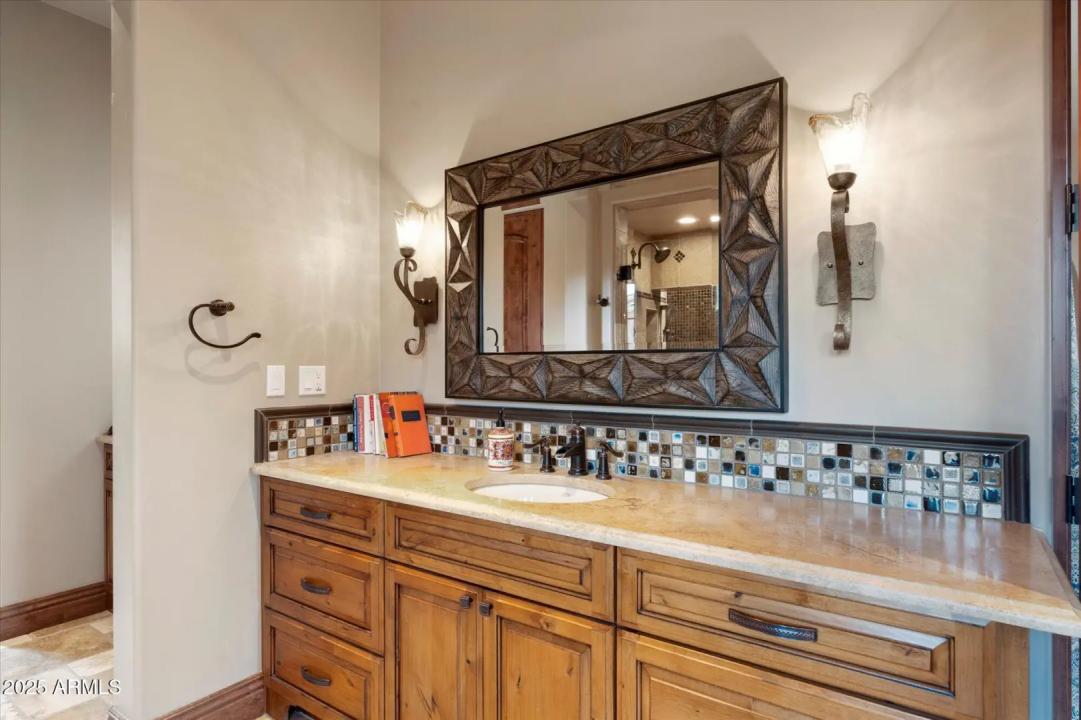 Real Estate Picture 36