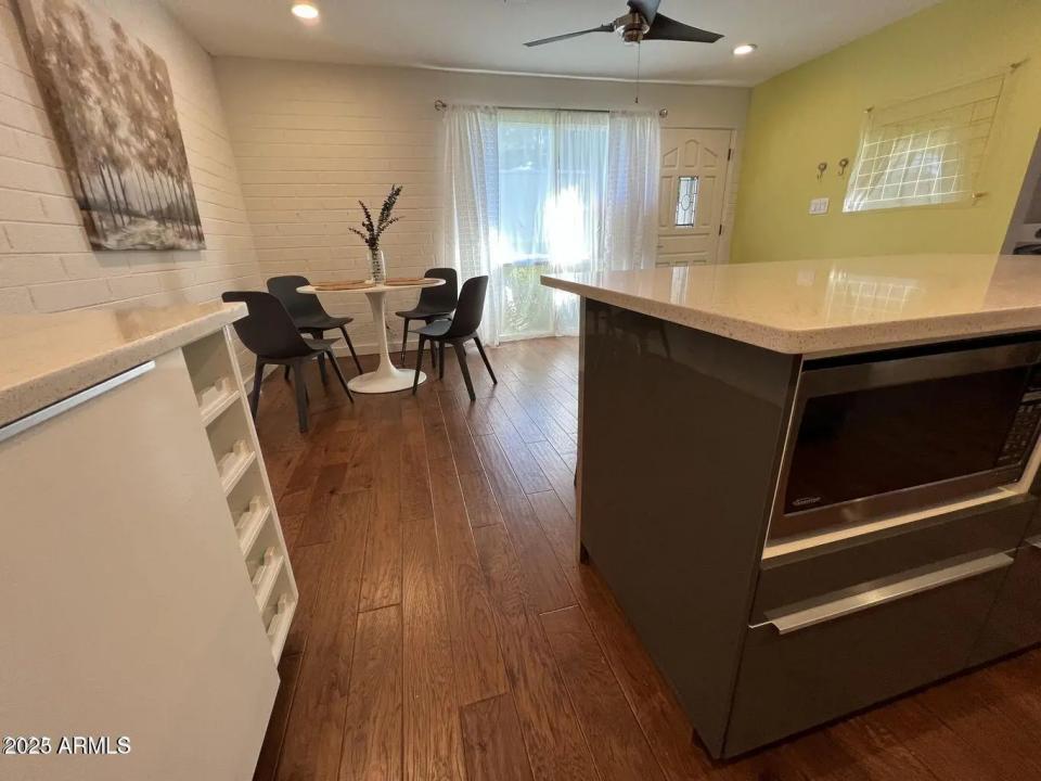 Real Estate Picture 4