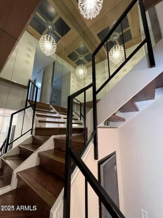 Real Estate Picture 12