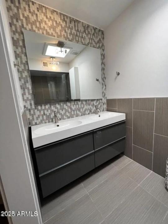 Real Estate Picture 19