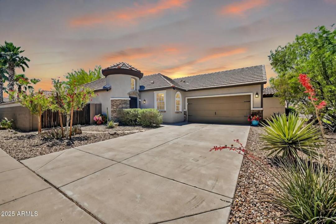Real Estate Picture 4