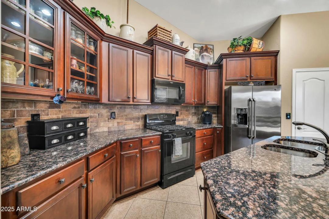 Real Estate Picture 12