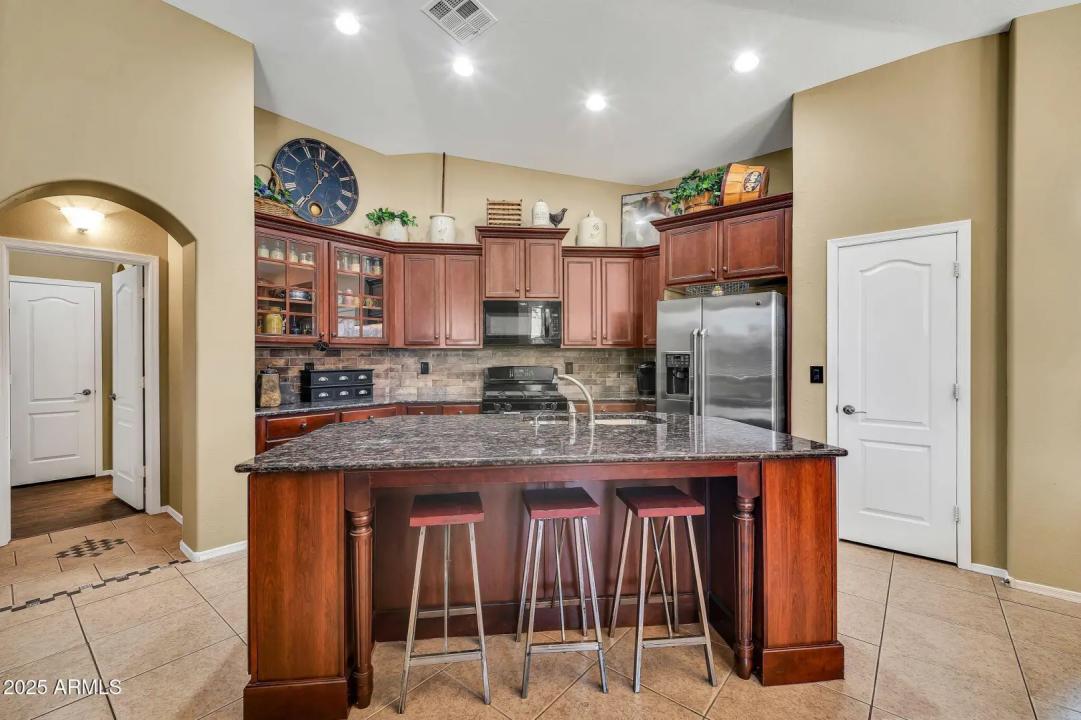Real Estate Picture 13