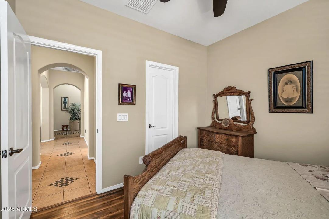 Real Estate Picture 23