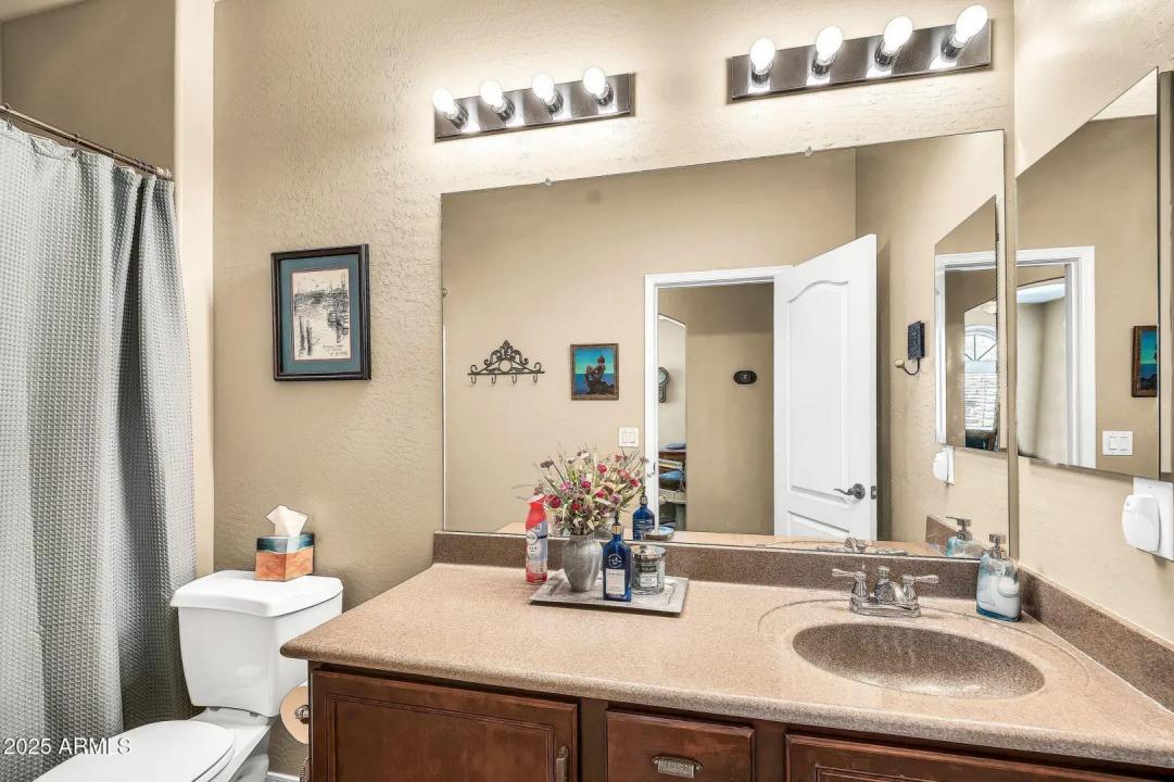 Real Estate Picture 24