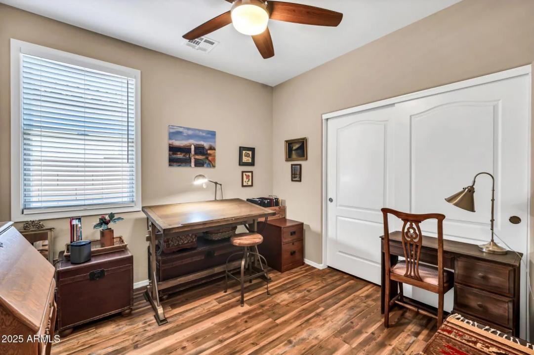 Real Estate Picture 25