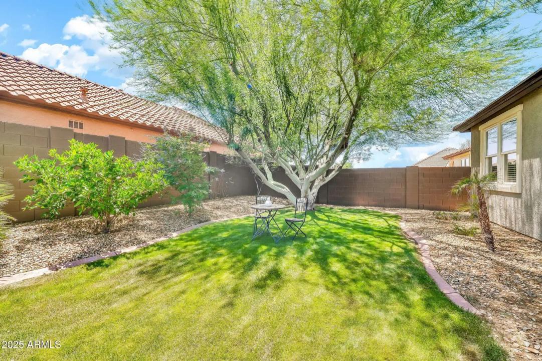 Real Estate Picture 30