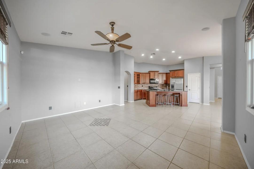 Real Estate Picture 11