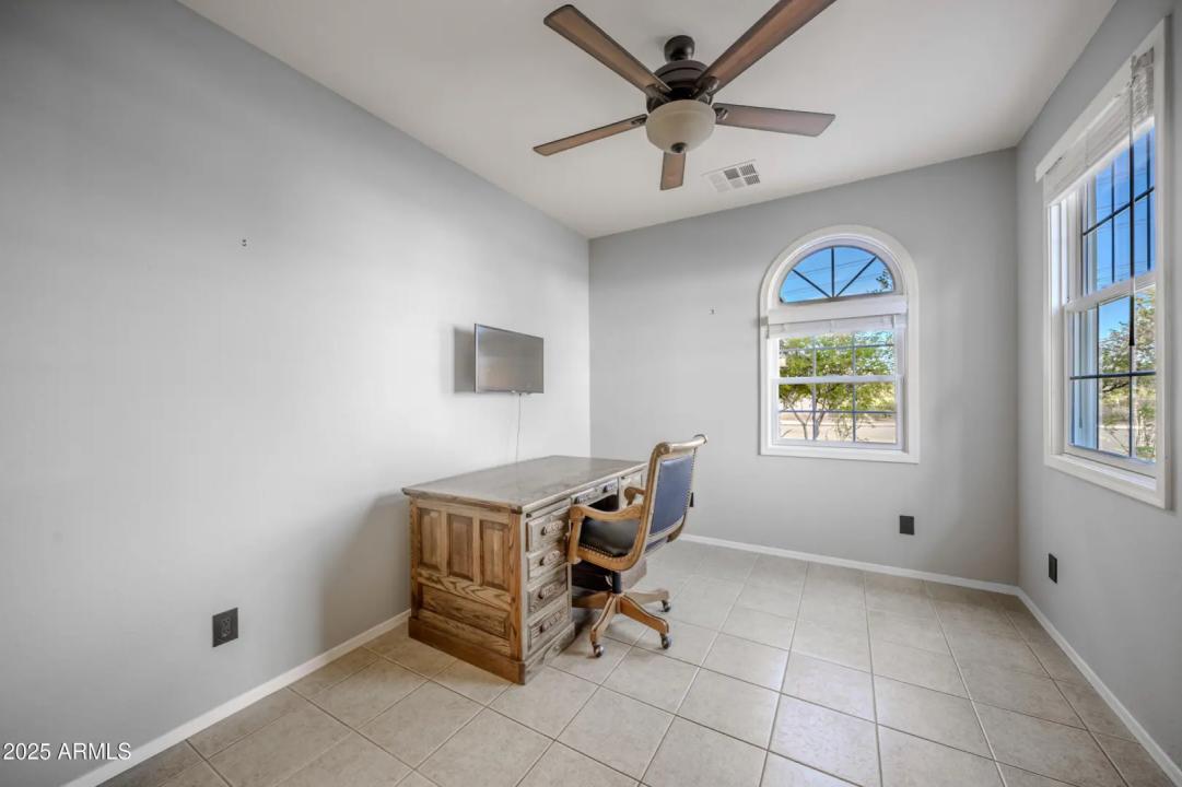Real Estate Picture 18
