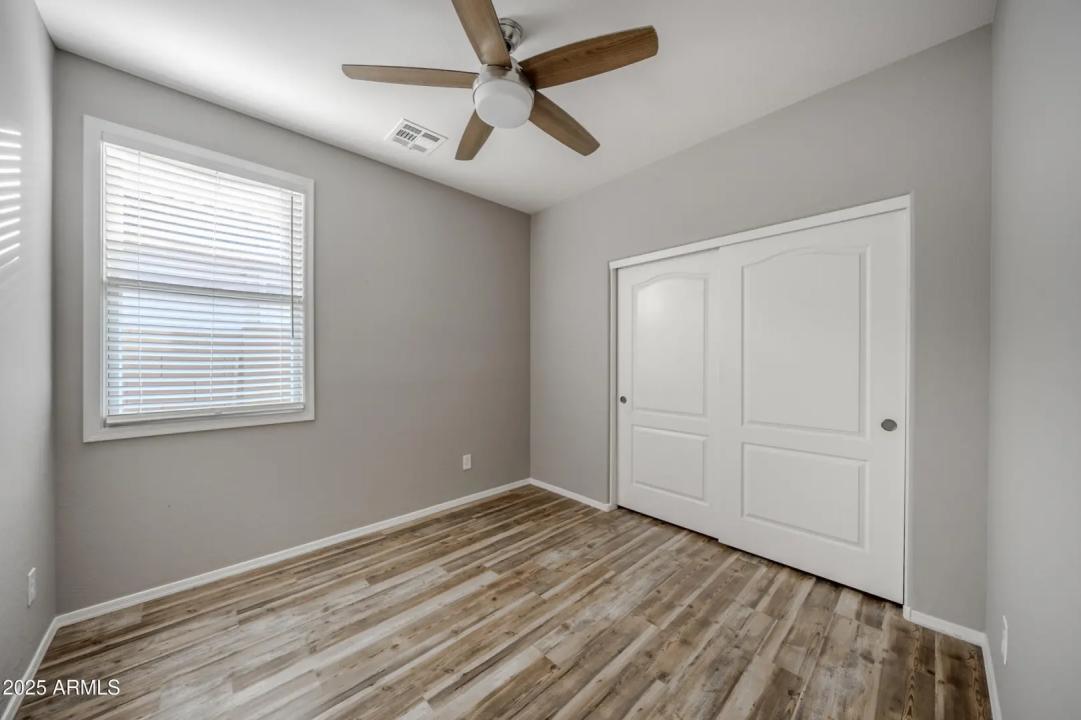 Real Estate Picture 16