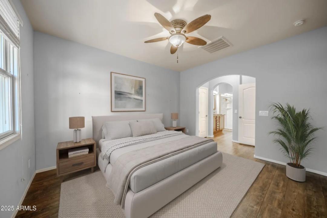 Real Estate Picture 14