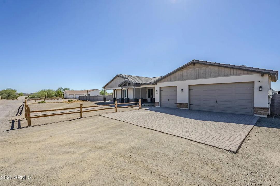 Real Estate Picture 7