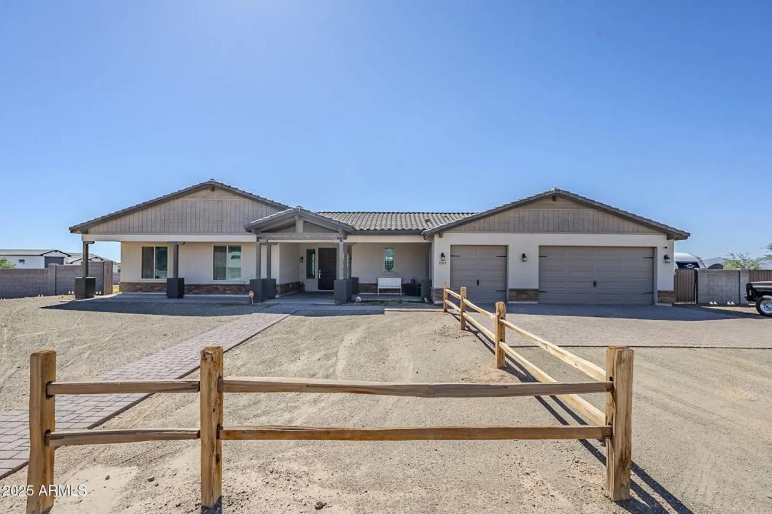 Real Estate Picture 8