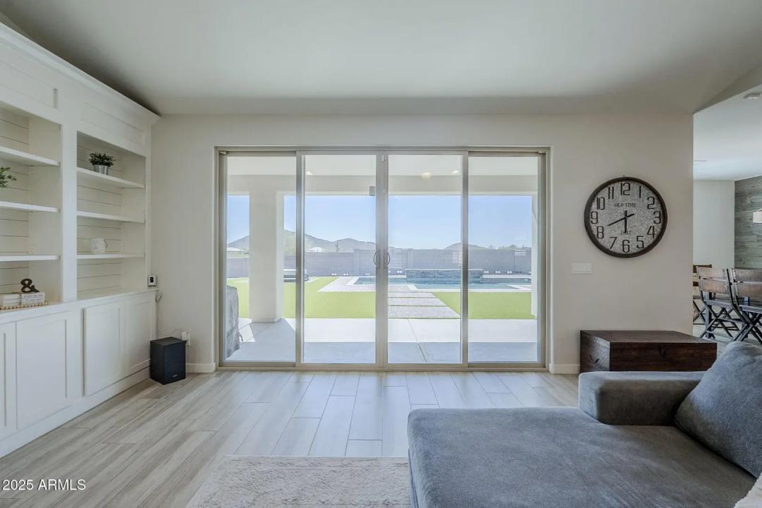 Real Estate Picture 16