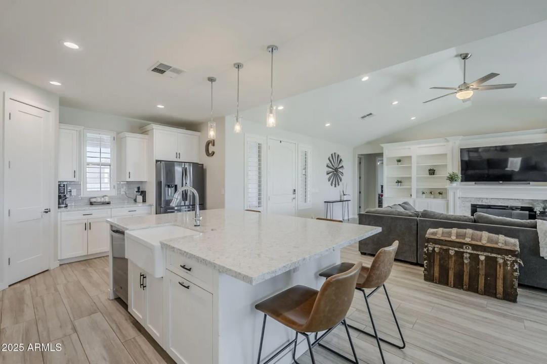 Real Estate Picture 19