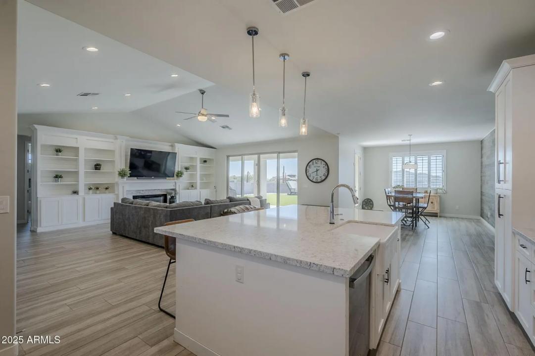 Real Estate Picture 21