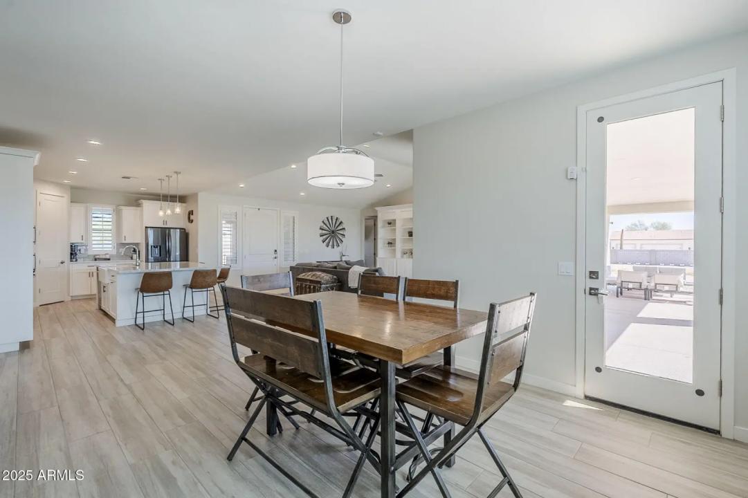 Real Estate Picture 23