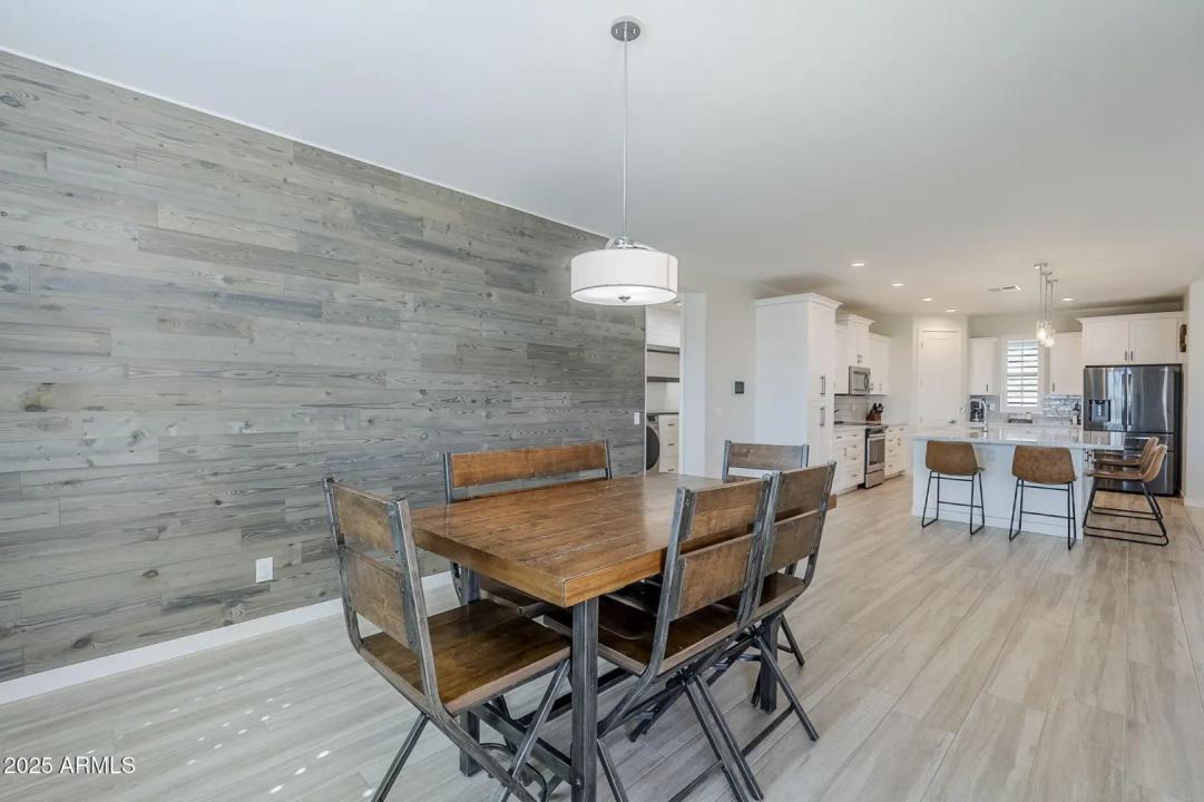 Real Estate Picture 24