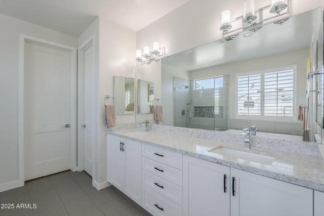 Real Estate Picture 30