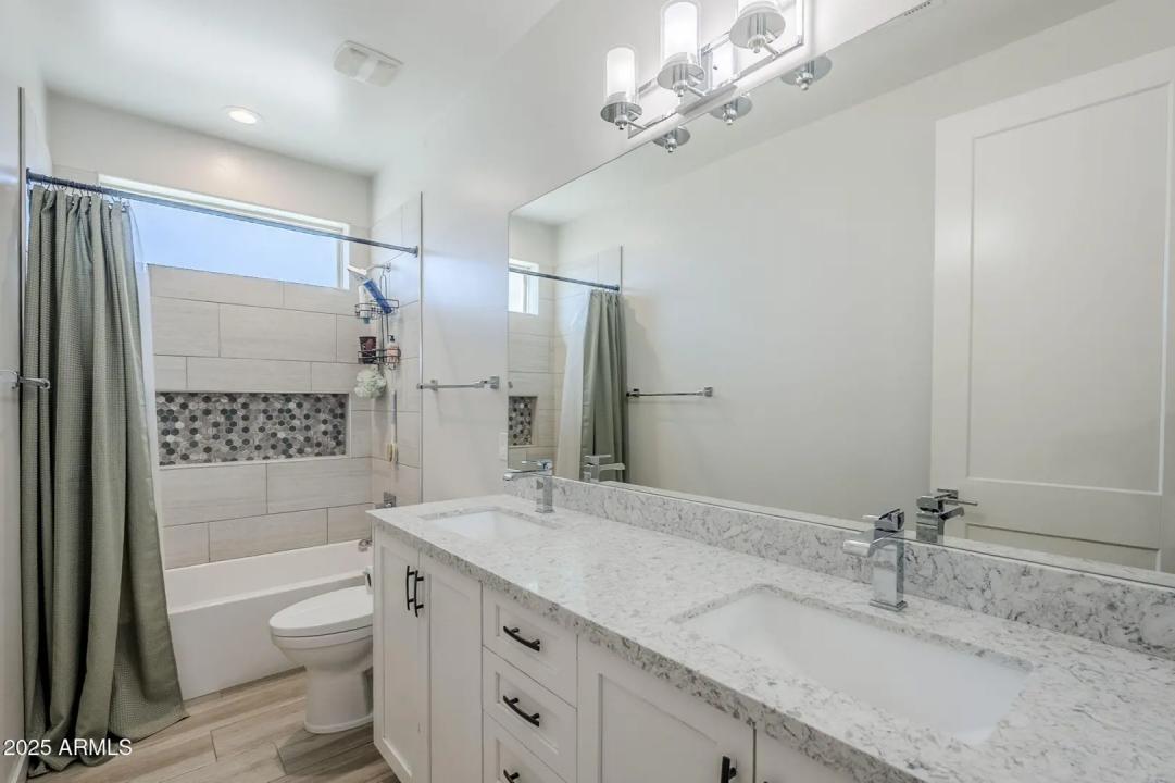 Real Estate Picture 40