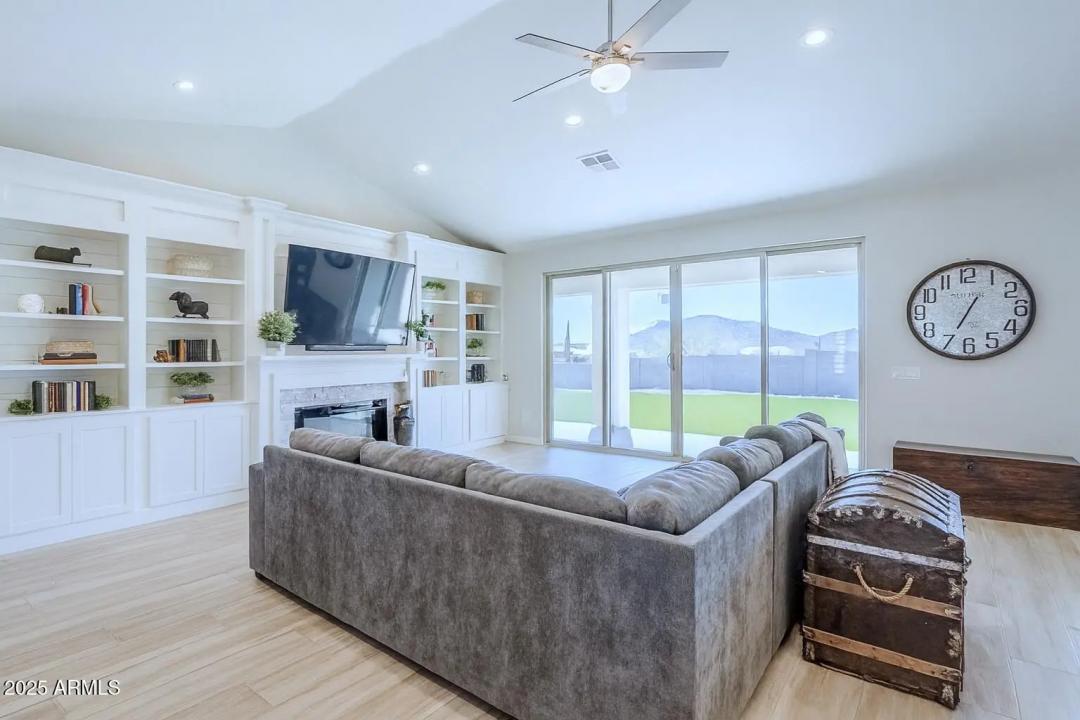 Real Estate Picture 5