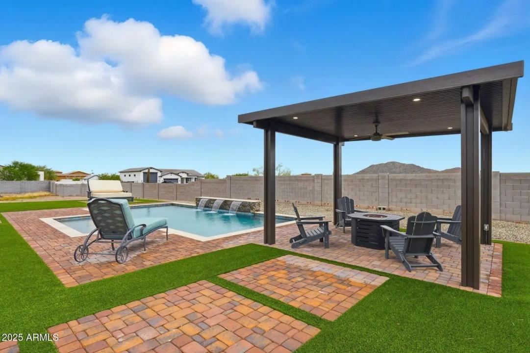 Real Estate Picture 2