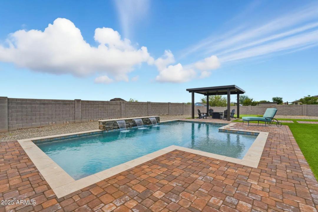 Real Estate Picture 43