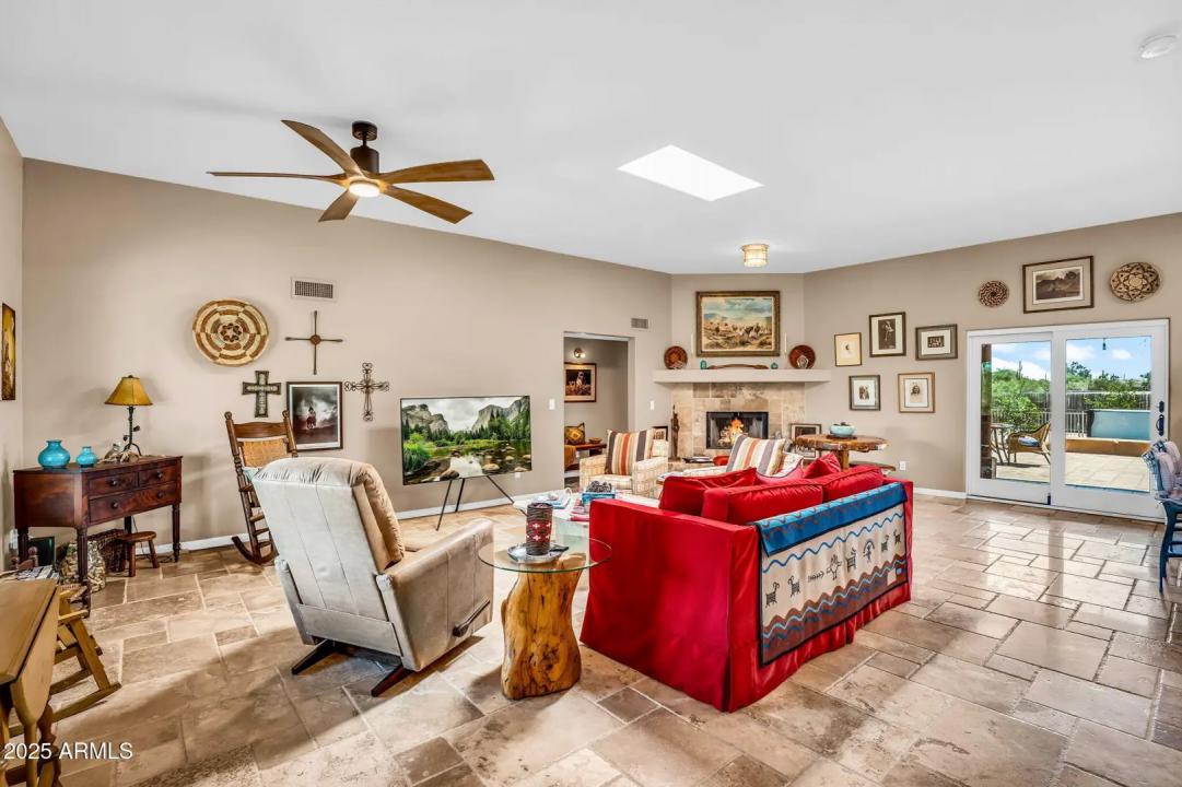 Real Estate Picture 7