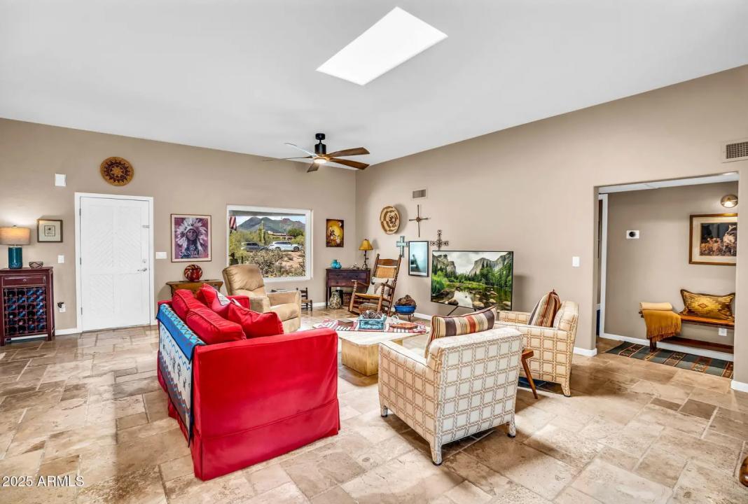 Real Estate Picture 8