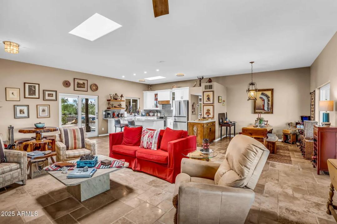 Real Estate Picture 10