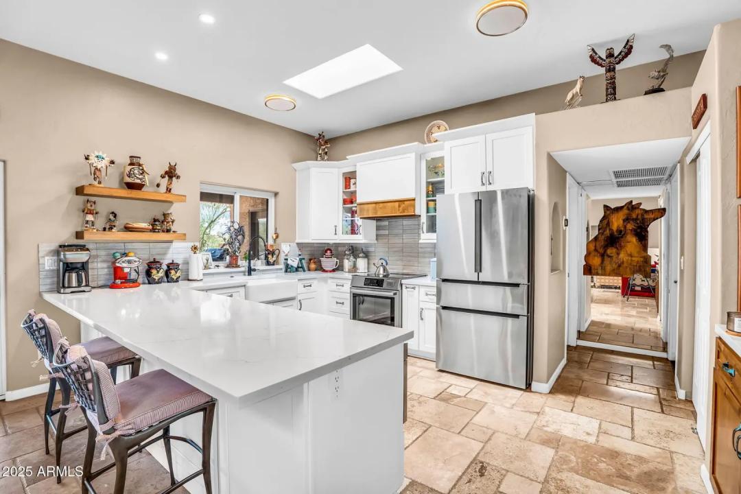 Real Estate Picture 11