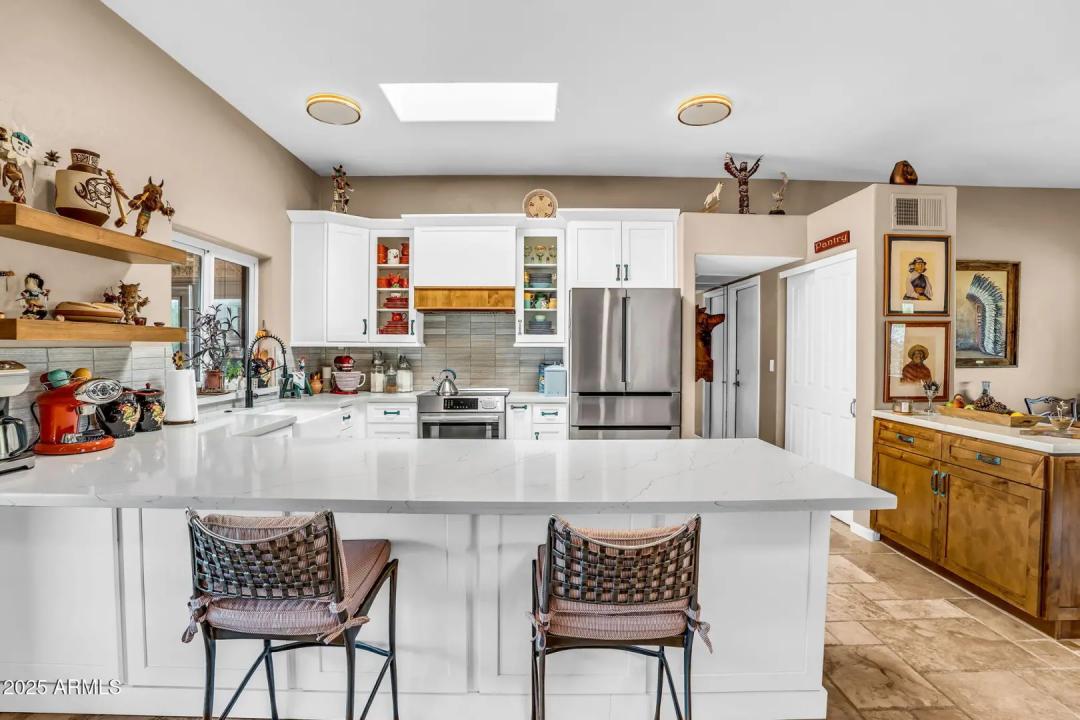 Real Estate Picture 12