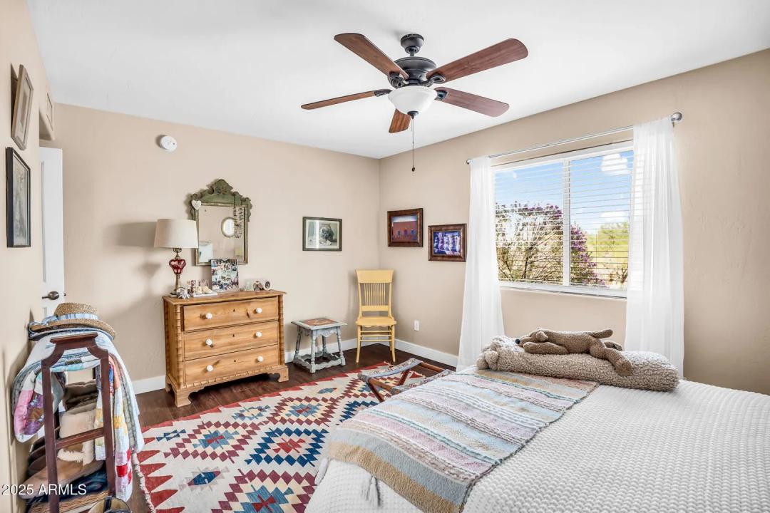 Real Estate Picture 30
