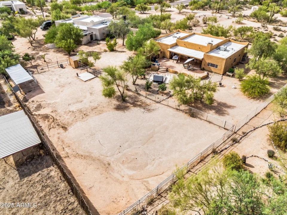 Real Estate Picture 50