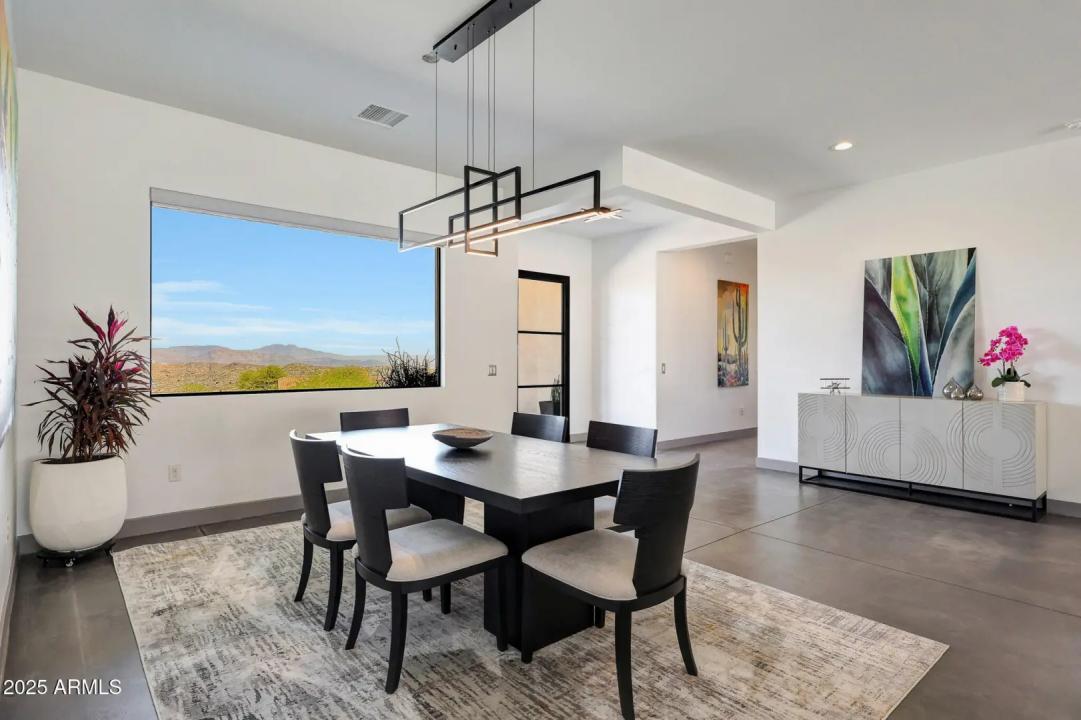 Real Estate Picture 6