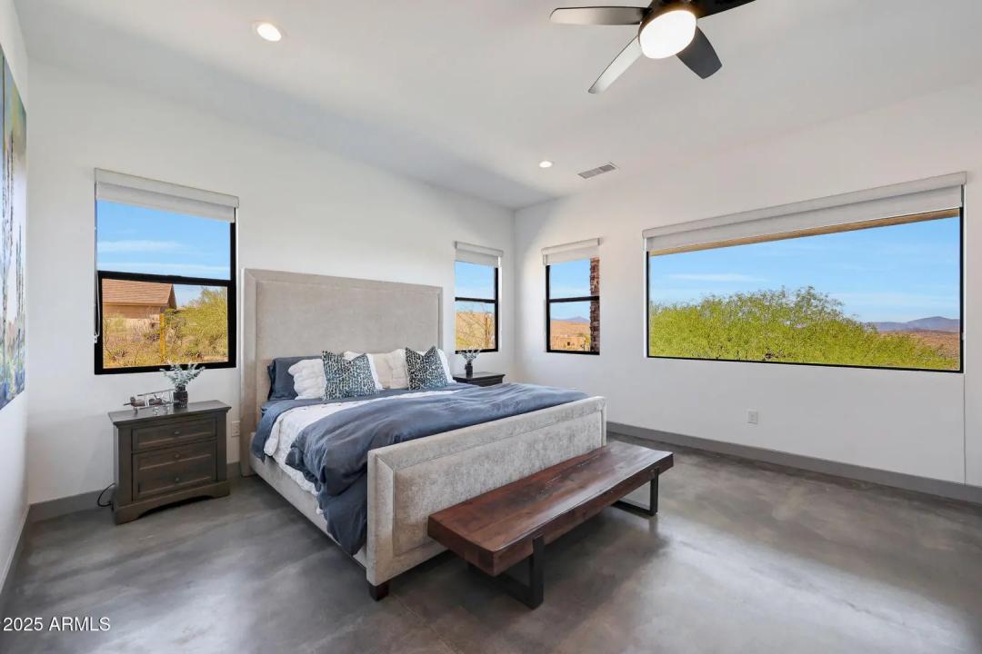 Real Estate Picture 15