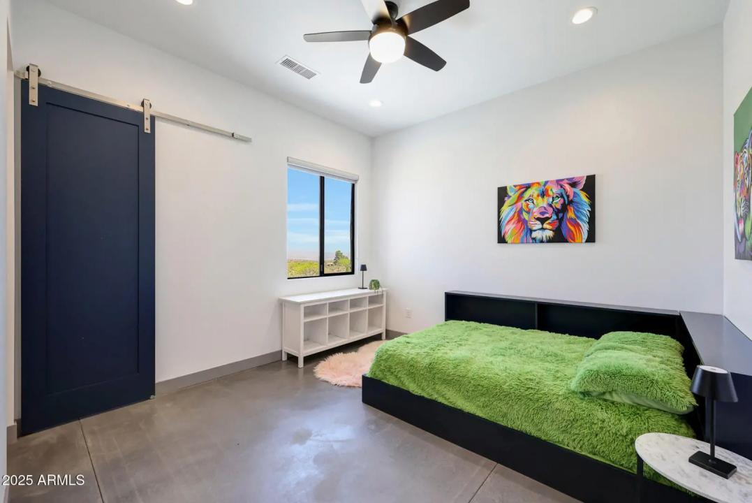 Real Estate Picture 20