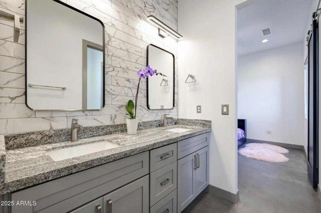Real Estate Picture 21