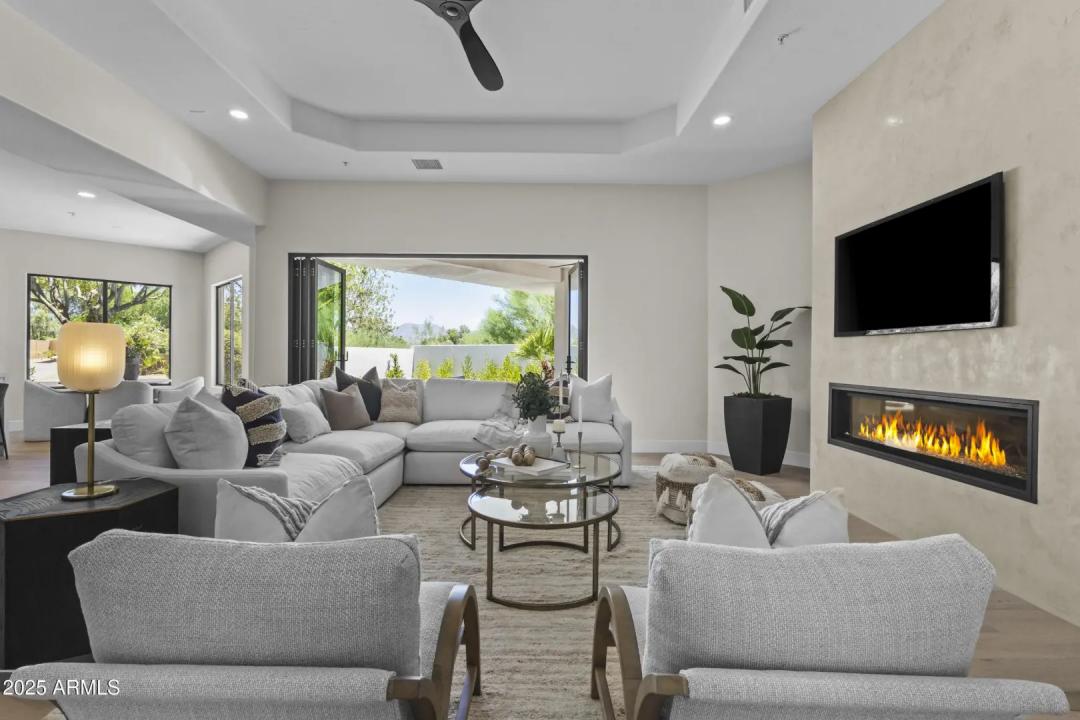Real Estate Picture 13