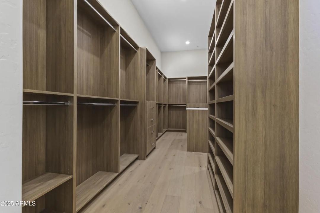 Real Estate Picture 23