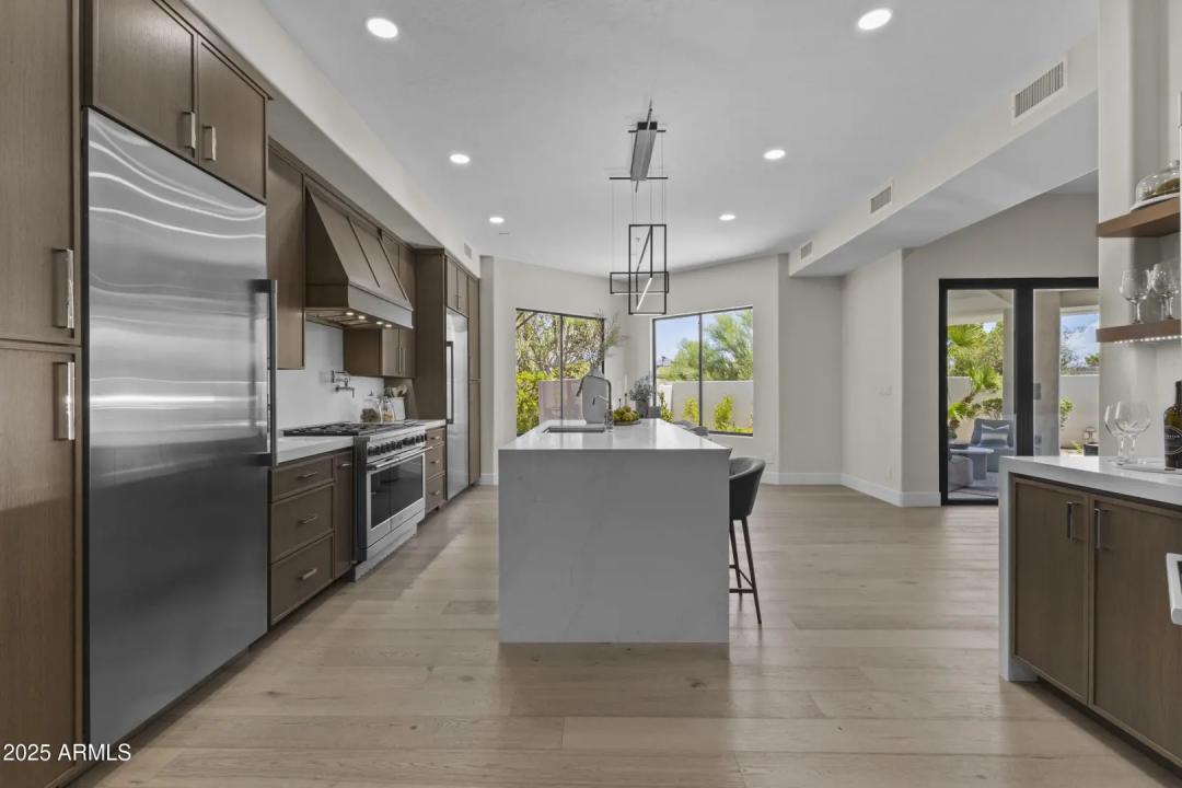 Real Estate Picture 6