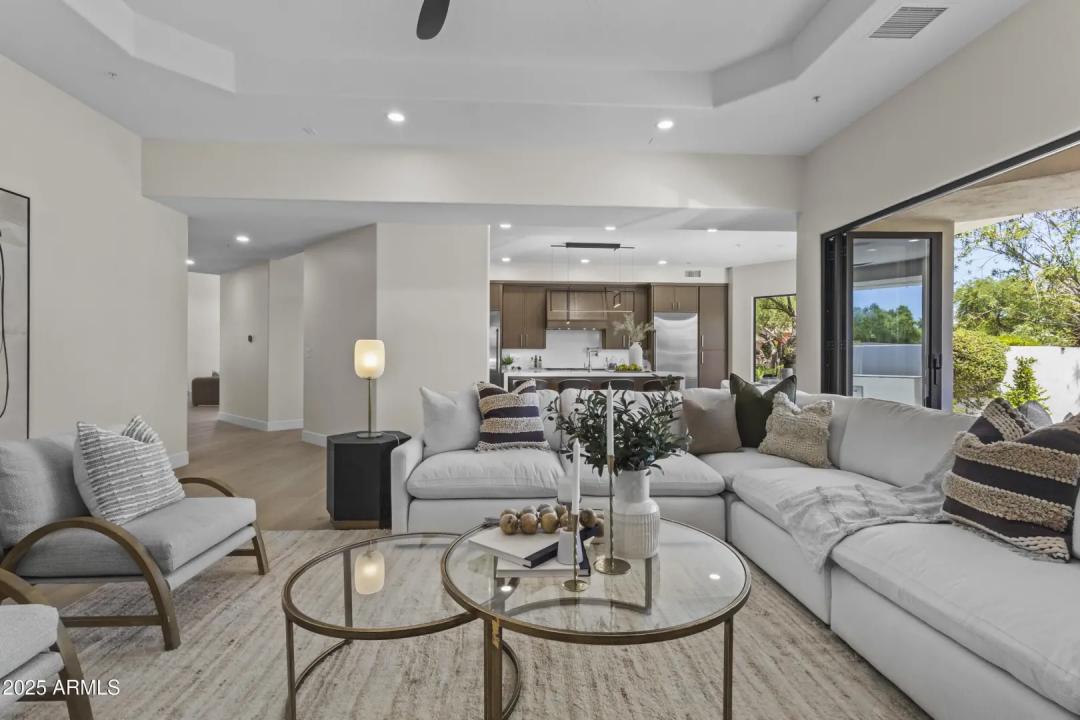 Real Estate Picture 12