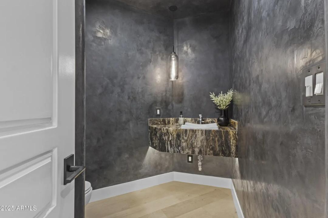 Real Estate Picture 27