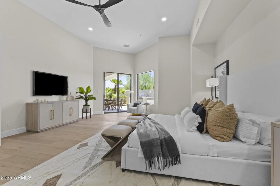 Real Estate Picture 18