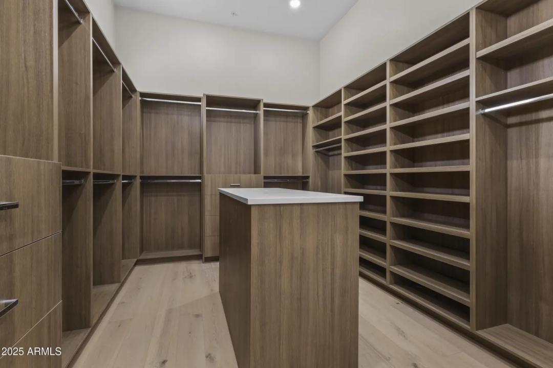Real Estate Picture 24
