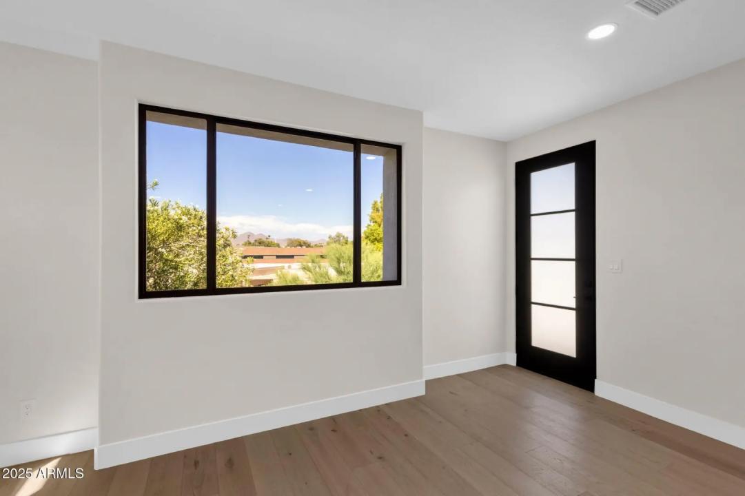 Real Estate Picture 32