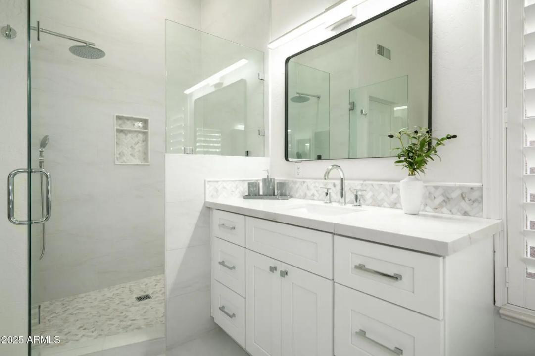 Real Estate Picture 18