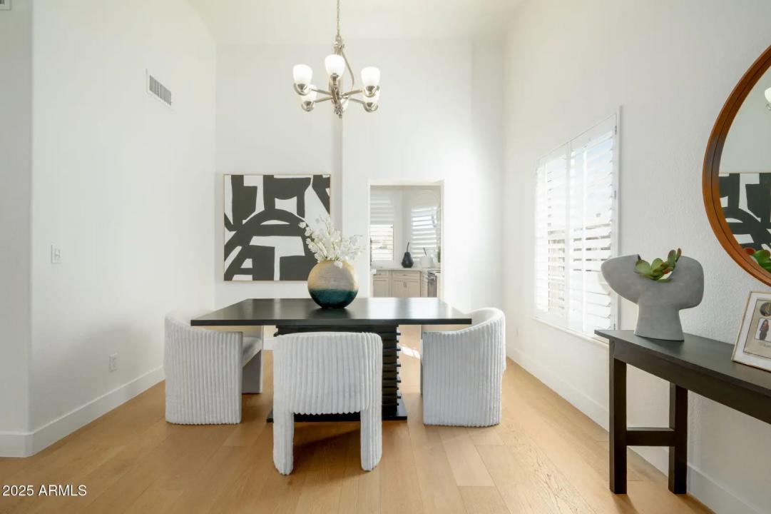 Real Estate Picture 12