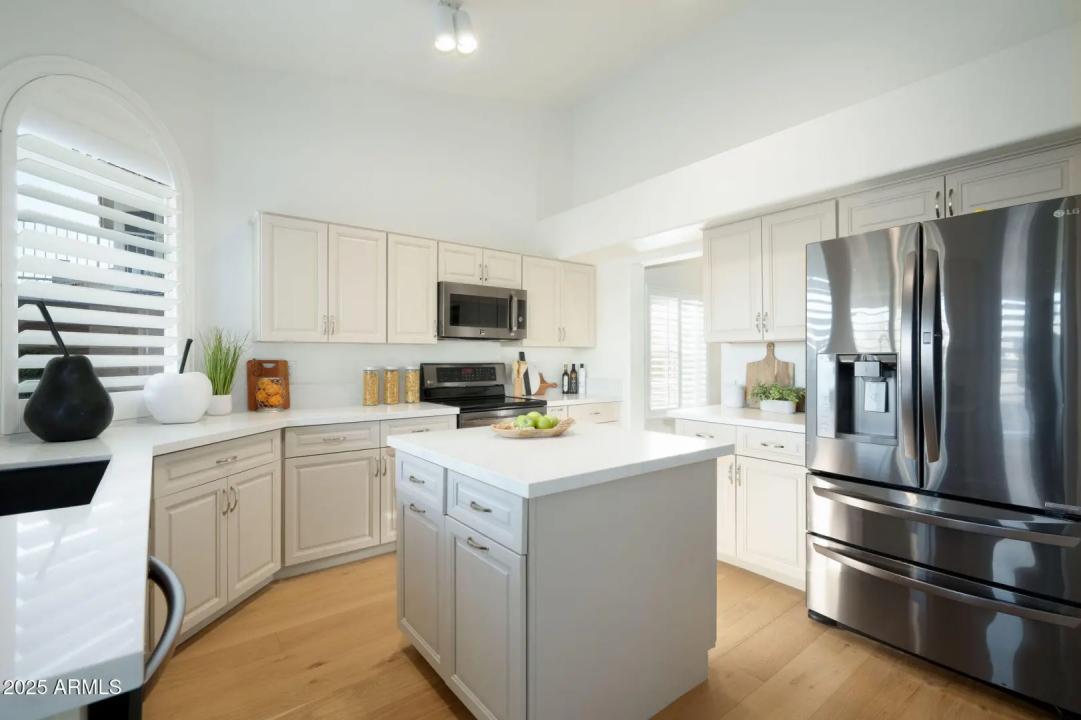 Real Estate Picture 6